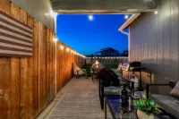Modern Home near WWU 3bdrm, 2bth, Lrg Backyard, BBQ, EV Charger, Roku