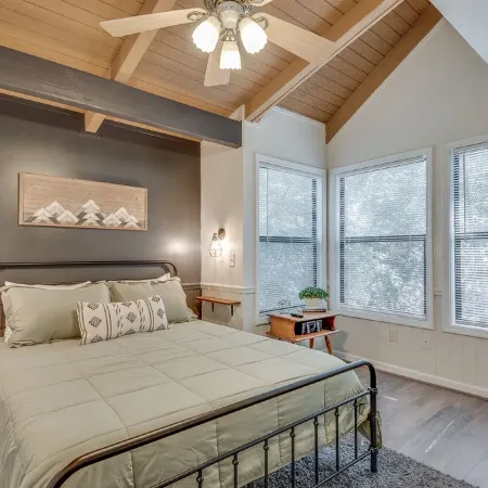 Relaxing 3Br Cabin Retreat in Helen, GA – Perfect for Families & Couples