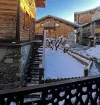 Chalet de Charme en Plein Cœur de Montchavin Các khách sạn ở Bellentre