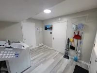 Peaceful Hideaway -5mins to base, Outdoor Pool, W+D, 3/2