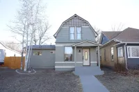 Luxurious Renovated Gem in Convenient Location!