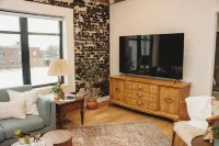 The Eleanor. 2 King bed/ 2 full bath