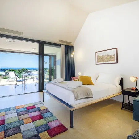 New: Wonderful villa with sea view, infinity pool, padel court