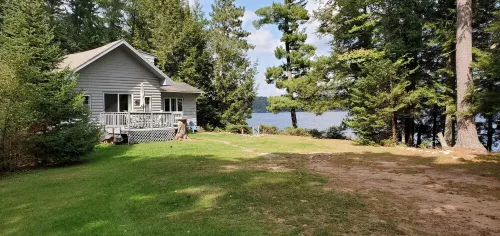 Secluded 2 Acre Lakeside Home, Boat & Motor Included on 5 Lake Chain. Free Wi-Fi - Wifi