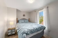 Beach, Harbor & Restaurants Within Walking Distance. Family Friendly Home! Hotels in Sturgeon Bay