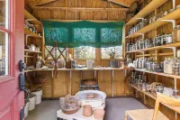 Topanga Canyon Retreat - 3BR/3BA with Deck, Views and Herbal Room