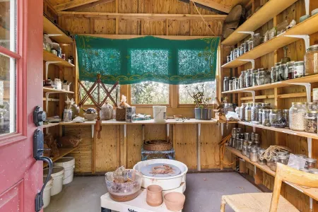 Topanga Canyon Retreat - 3BR/3BA with Deck, Views and Herbal Room