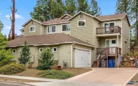 New Flagstaff townhome with Mountain Views!