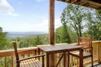 Secluded Mountain Chalet with Million Dollar Views!  Family and Pet Friendly
