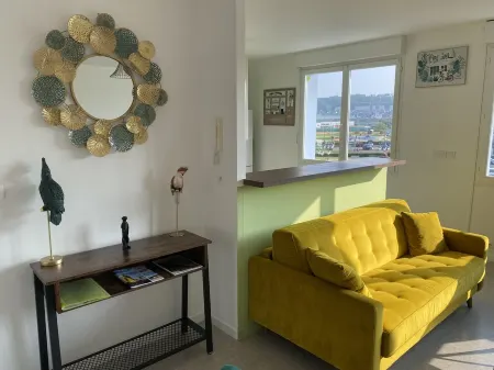 Superbe Appartement Avec vue Panoramique sur Mers Отели в г. Мер-ле-Бен