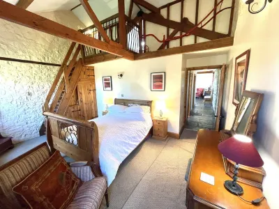 Cottage + Hot Tub/gym outskirts Cardiff/Cowbridge, stunning rural location Hotel di 