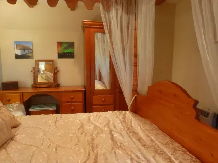 Welcome to our romantic, traditional thatched blackhouse; an ideal retreat Отели в г. Isle of North Uist