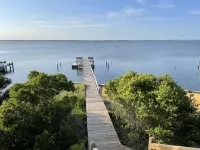 Emerald Isle, NC!  Sound Front Cottage - 3 minute walk to beach!!