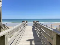 Steps to Beach - Dog Friendly - 2 Bedroom 1.5 Bathroom Townhome
