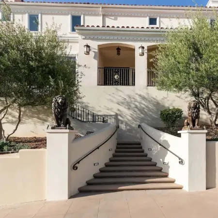 Caesar’s Villa on the Hills of Orange