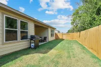 Cozy & convenient to TAMU, the Brazos County Expo, & Legends! Hotels in Bryan