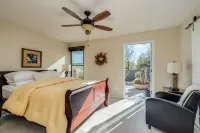 Casa Bonita Oasis at Greens!  First floor 3 bd w/ private patio and yard!