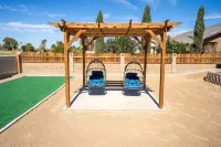Luxurious Desert Oasis 🏜  JACUZZI AND GAMEROOM