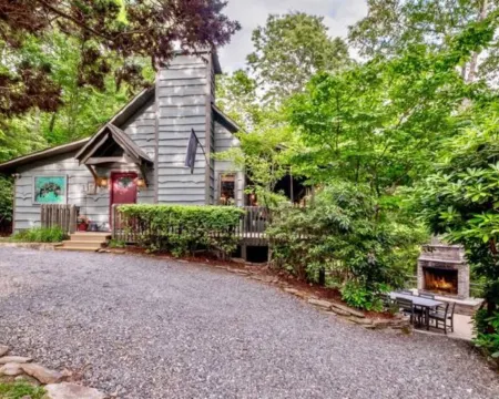 Amazing Chalet Hot Tub Sauna Fire Pit Pet Friendly Hotels in Catheys Creek