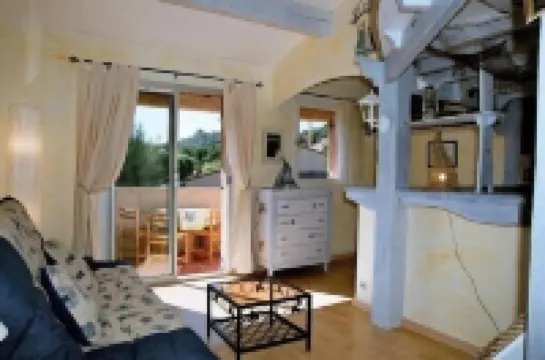 Sainte-Maxime. Rent studio 4 persons in a quiet charm. 200m range.