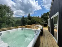 NEW Modern Catskills Cabin w/ HOT TUB & views