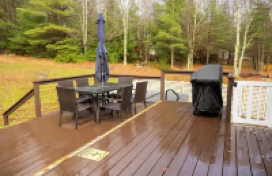 (New Listing) Beautiful mountain home on private road