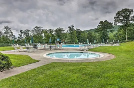 Brand New Modern-Chic Townhome with Deck!