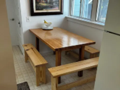 Rabbit Run - Cozy cottage in the heart of Walloon Lake Village. Family-friendly! Hotels in Melrose Township