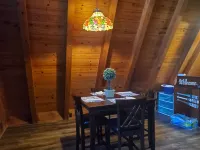 2 Wooded Acres, 2 King Beds & 1 Full Bed, Fire Pit & Plenty of Parking!