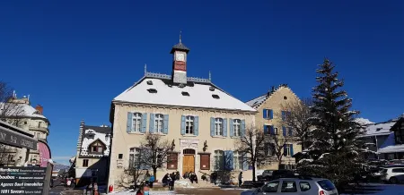 Charming Old Village House in Villard de Lans with Enclosed Garden Отели рядом с достопримечательностью «Espace Villard de Lans Correncon»