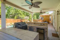 5BD/2.5BA HAWAIIAN OASIS IN THE WOODLANDS - ALOHA!