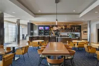 Courtyard Long Beach Airport - breakfast