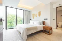 Luxury 2BD Condo 3 blk from 5th Ave W/Pool&Parking
