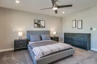 Sun City 55+ Community! 3 Bdrm Golf Course Lot Home!