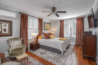Savannah Vintage Haven - Thomas Square Hotels in Midtown Savannah
