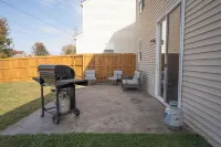 12Mins To Louisville, Gameroom, Patio&Grill - RusticElephant Hôtels à : Comte de Clark