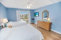 Spectacular Beach House just 1 min. walk to beach w/ Private Salt Pool & Hot Tub