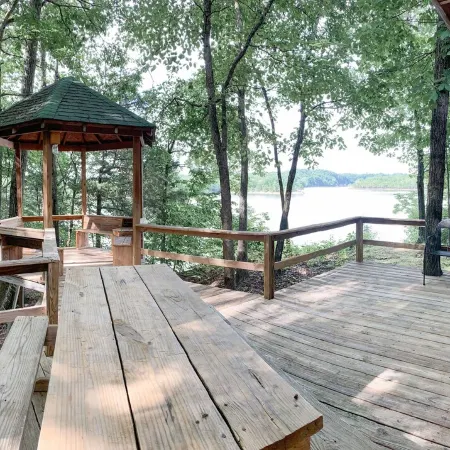 Heavenly Hideaway- Lakeview Cabin
