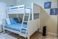 Large Santa Cruz Beach House. Steps to beach. Pets welcome. Family. Reunions.