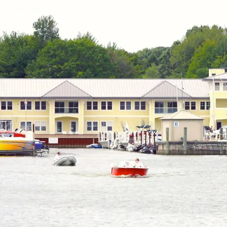 Staterooms 2K, Road View, newly built, seasonal heated pool, beach nearby