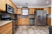 Spacious Welcoming Oasis With Gameroom