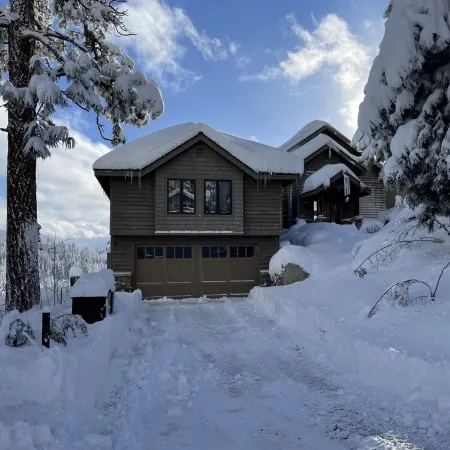 Air Conditioned Luxury - Epic Heavenly & Lake Tahoe Views + Hot Tub + Peloton