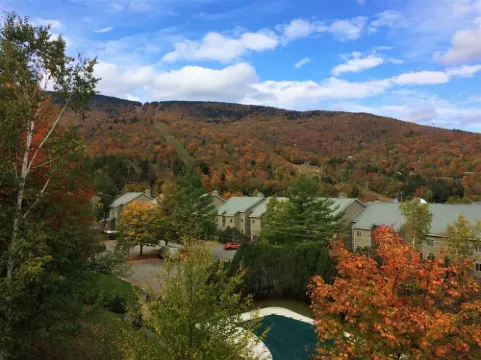 Snowcreek Condo at Sugarbush Resort-2 beds/2 baths, slopeside