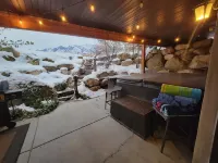 Great Sandy apartment with hot tub and pool table!