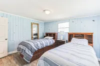 Lake Sweet Hut by Lake Texoma-B