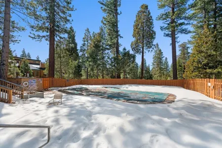 Family-Friendly Alpine Studio – Pet Friendly, Minutes to Skiing