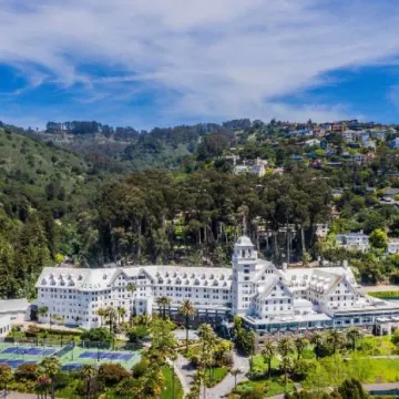 Claremont Resort & Club Hotels near University of California Botanical Garden