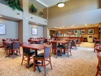 Hampton Inn & Suites West Bend