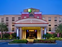 Holiday Inn Express & Suites Lake Placid Hotel di Highlands County