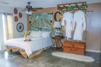 The Rustic Retreat: Heated Pool, Movie Theater, Event Rental !!